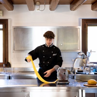 E usiamo la pasta fatta in casa